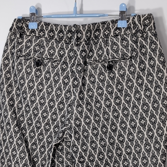 Merona | Black and White Textured Geometric Straight Leg Cropped Pants Size 6 - Picture 5 of 9